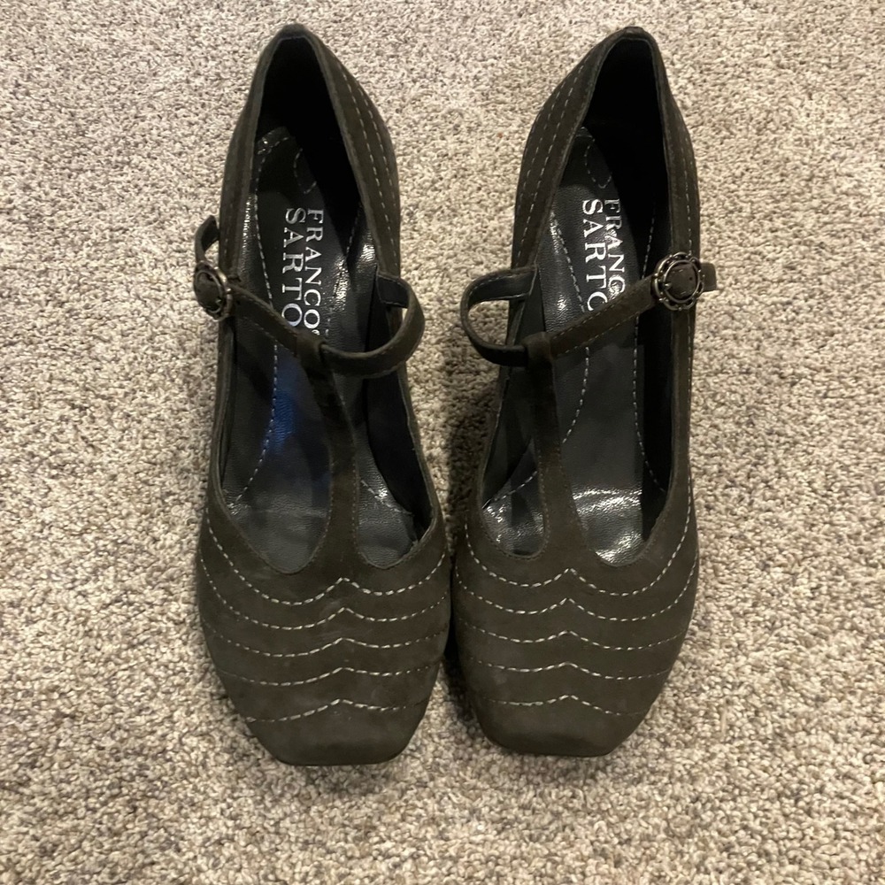 Franco Sarto Womens Gray Suede T-Strap Square Toe Heels Size 5.5M Whimsigoth Mod